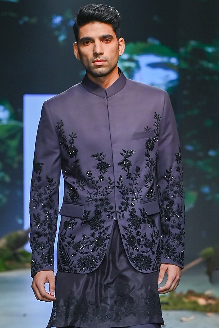 Black Suiting Cutdana Embellished Groom Bandhgala Set by Varun Bahl Men at Pernia's Pop Up Shop
