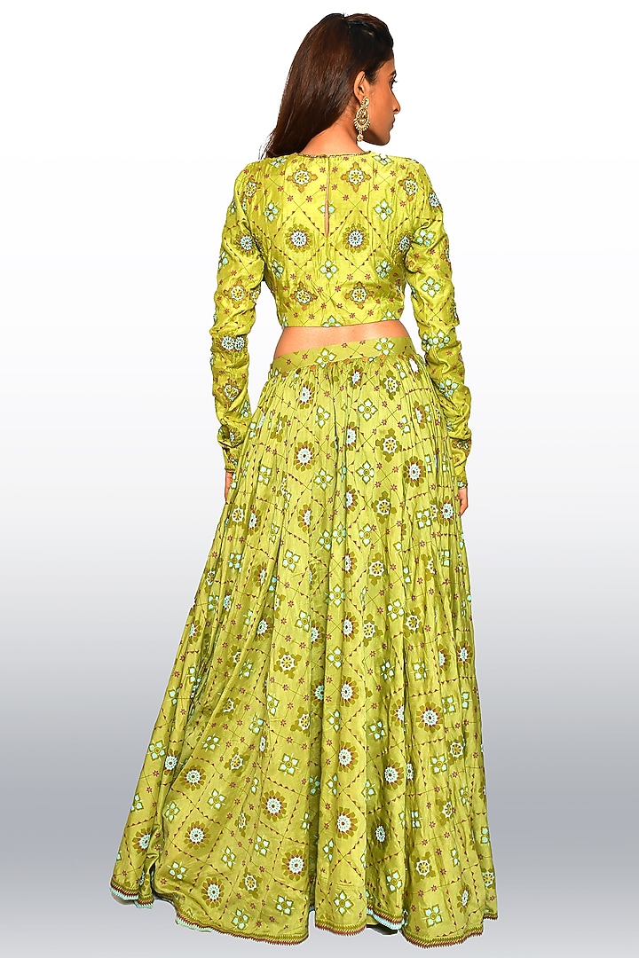 Leaf Green Hand Embroidered Skirt Set by Vaibhavi & Sejal at Pernia's Pop Up Shop
