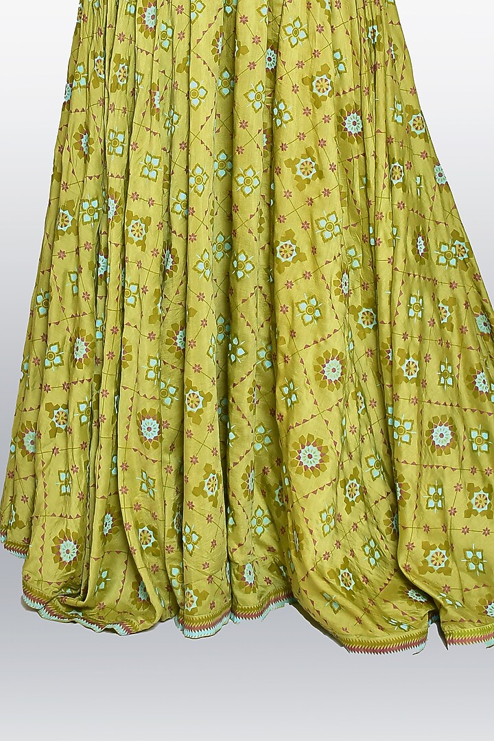Leaf Green Hand Embroidered Skirt Set by Vaibhavi & Sejal at Pernia's Pop Up Shop