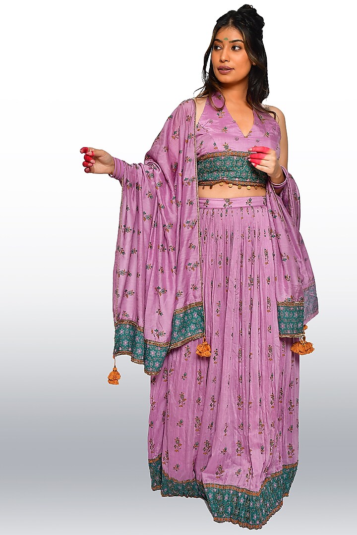 Light Purple Hand Embroidered Skirt Set by Vaibhavi & Sejal at Pernia's Pop Up Shop