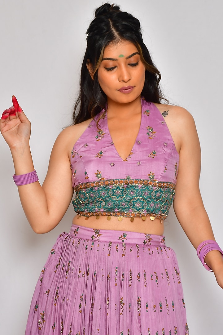 Light Purple Hand Embroidered Skirt Set by Vaibhavi & Sejal at Pernia's Pop Up Shop