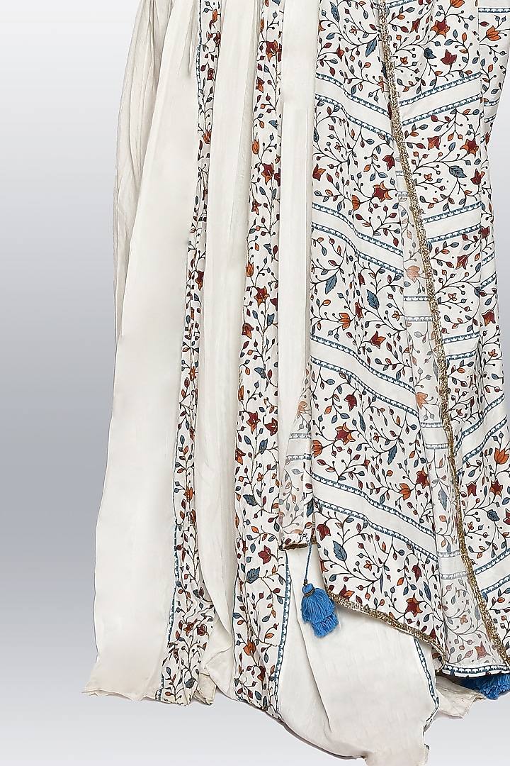 White Printed Skirt Set by Vaibhavi & Sejal at Pernia's Pop Up Shop
