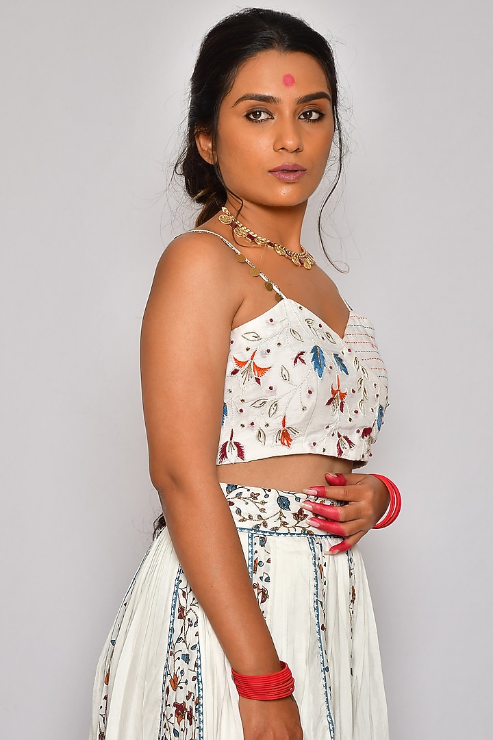 White Printed Skirt Set by Vaibhavi & Sejal at Pernia's Pop Up Shop