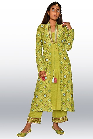 Leaf Green Hand Embroidered Jacket Set by Vaibhavi & Sejal