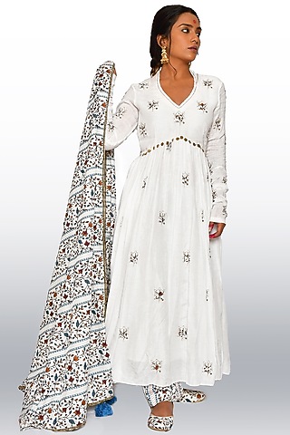 White Hand Embroidered Anarkali Set by Vaibhavi & Sejal