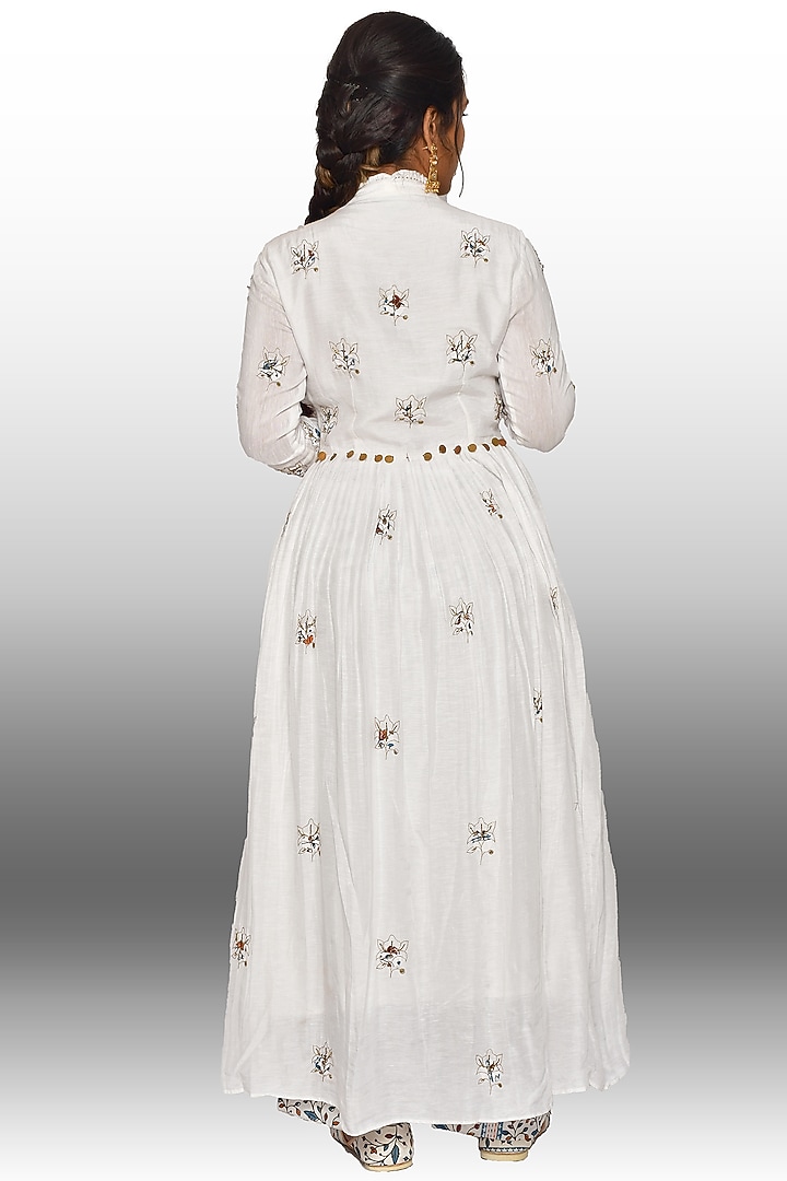 White Hand Embroidered Party Wear Anarkali Set by Vaibhavi & Sejal at Pernia's Pop Up Shop