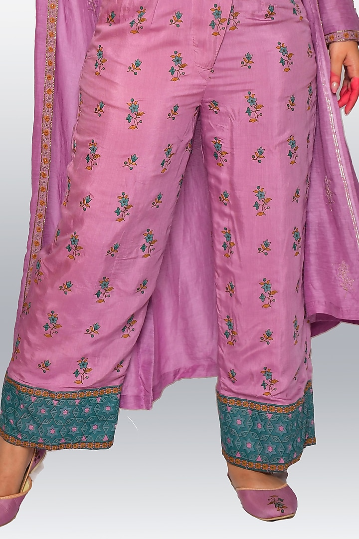 Light Purple Hand Embroidered Jacket Set by Vaibhavi & Sejal at Pernia's Pop Up Shop