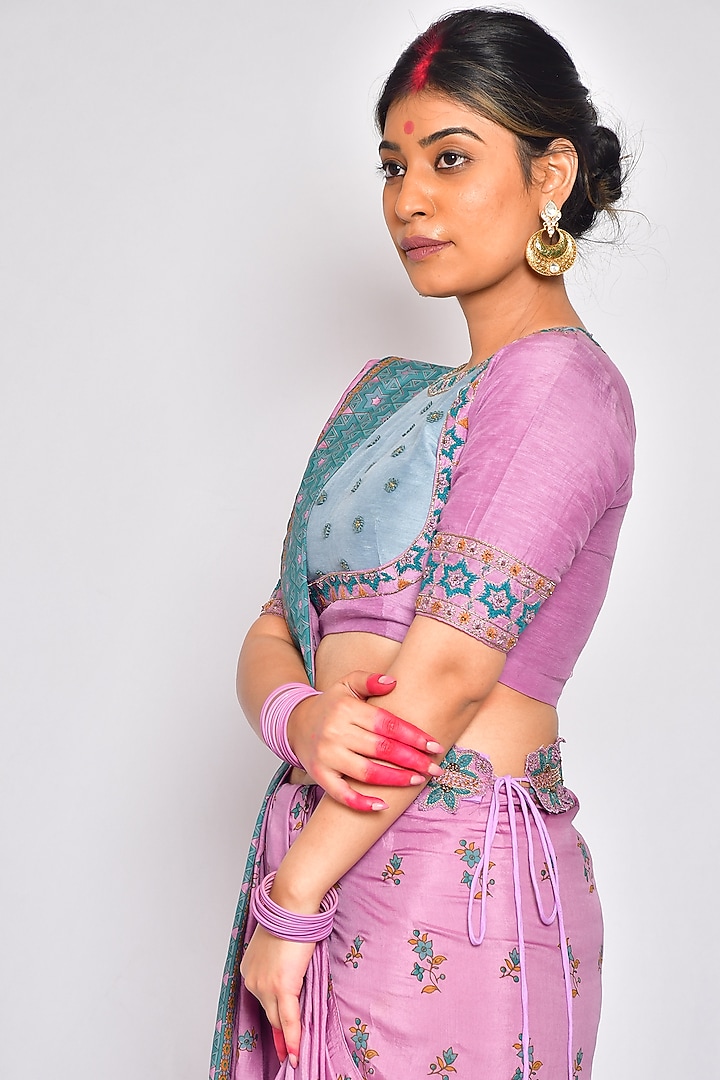 Mauve Muslin Silk Hand Printed Party Wear Saree Set by Vaibhavi & Sejal at Pernia's Pop Up Shop