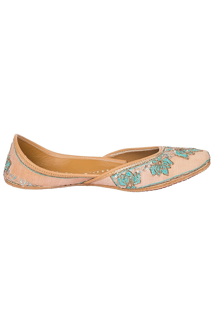 Blush dual tone embroidered juttis available only at Pernia's Pop Up Shop.