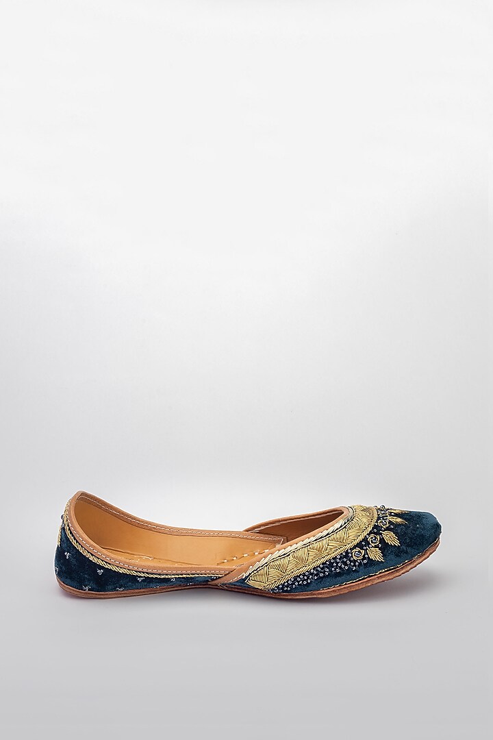 Teal blue embroidered zardozi work and pearl juttis available only at Pernia's Pop Up Shop.