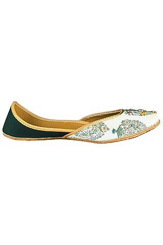 White and Black Embroidered Juttis by Vareli Bafna Designs