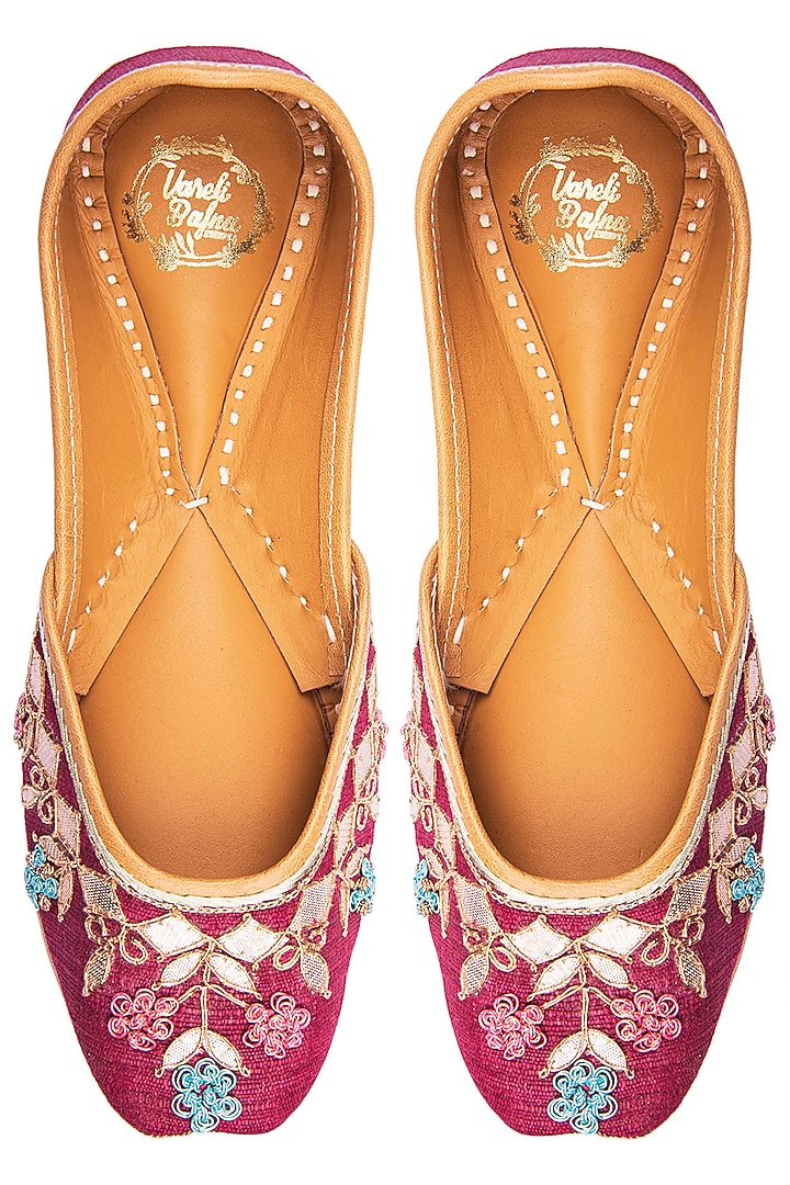 Carmine red embroidered juttis available only at Pernia's Pop Up Shop.