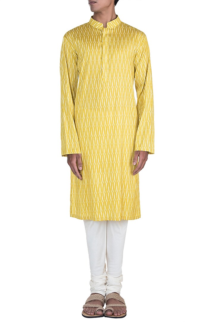 Mustard Printed Kurta Set by Varun Bahl Men at Pernia's Pop Up Shop