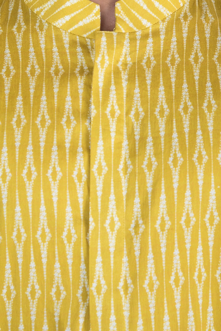 Mustard Printed Kurta Set by Varun Bahl Men at Pernia's Pop Up Shop