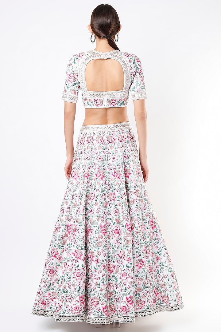 White Bridal Lehenga Set With Floral Work by Varun Chakkilam at Pernia's Pop Up Shop
