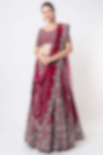 Maroon Embroidered Wedding Lehenga Set by Varun Chakkilam at Pernia's Pop Up Shop