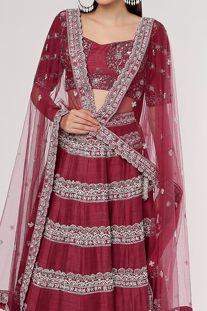 Red Embroidered Wedding Lehenga Set by Varun Chakkilam at Pernia's Pop Up Shop