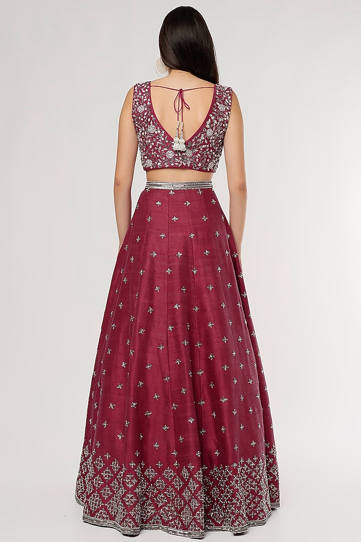 Red Organza Embroidered Wedding Lehenga Set by Varun Chakkilam at Pernia's Pop Up Shop