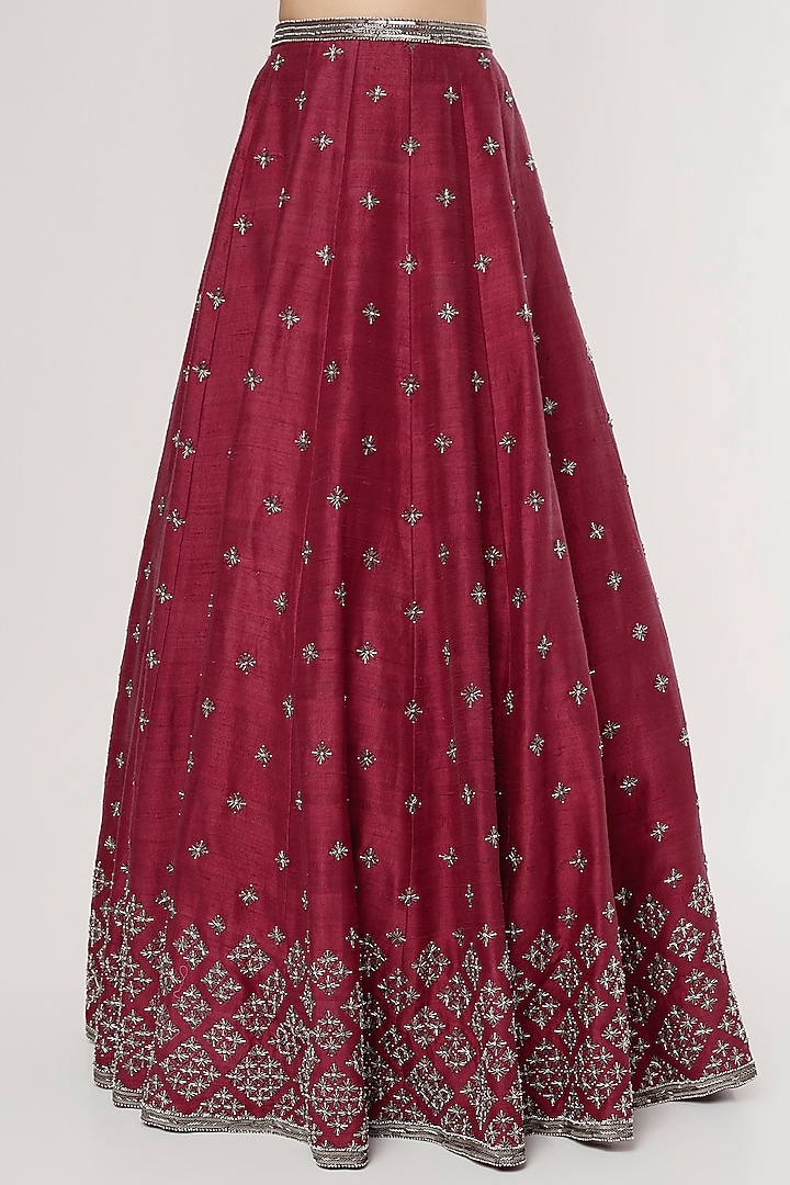 Red Organza Embroidered Wedding Lehenga Set by Varun Chakkilam at Pernia's Pop Up Shop