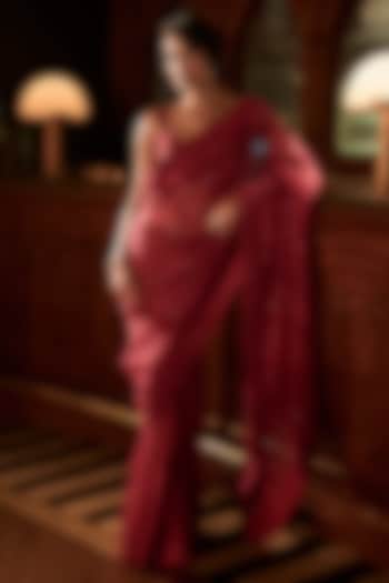 Red Organza Embellished Bridal Saree Set by Varun Chakkilam at Pernia's Pop Up Shop