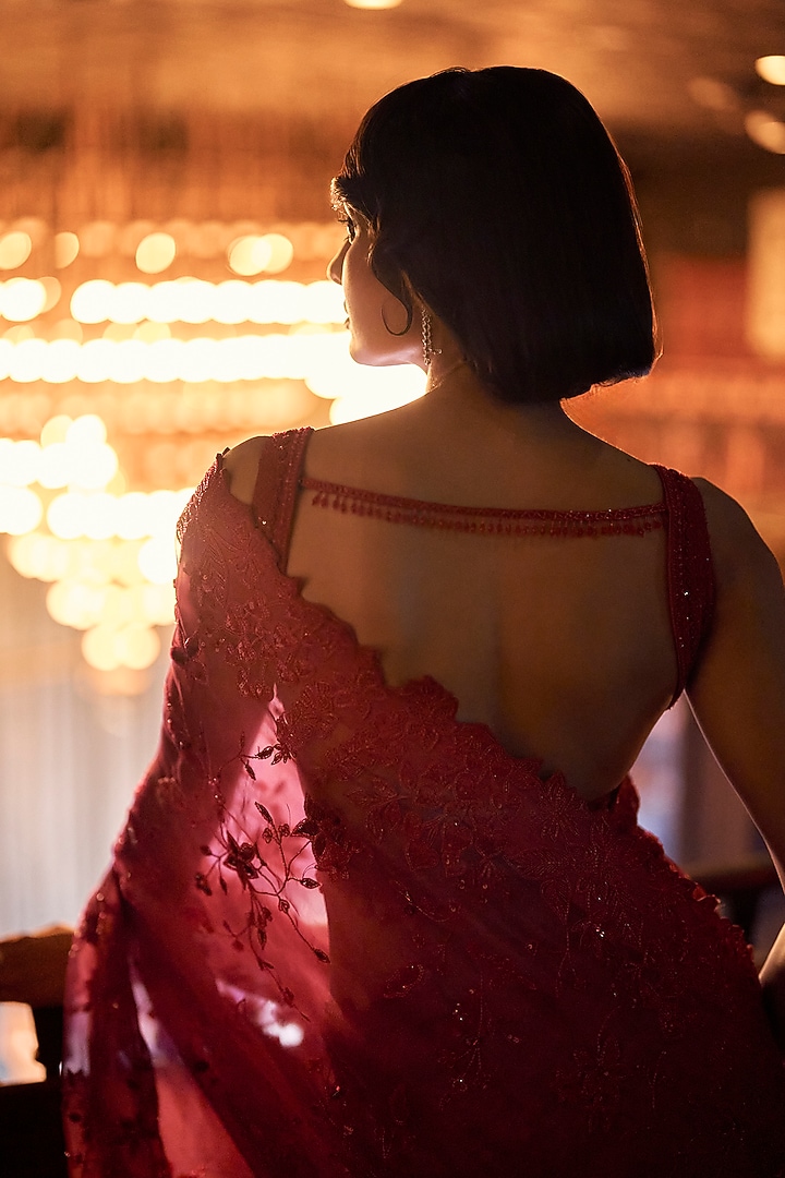 Red Organza Embellished Bridal Saree Set by Varun Chakkilam at Pernia's Pop Up Shop