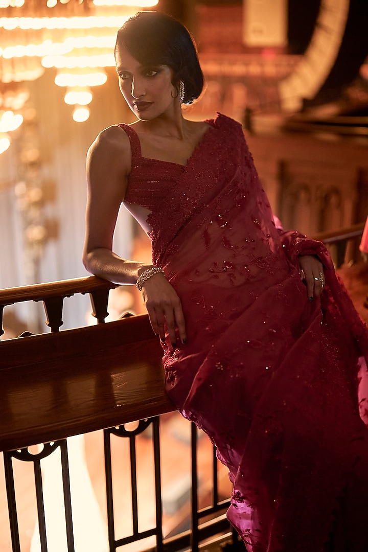 Red Organza Embellished Bridal Saree Set by Varun Chakkilam at Pernia's Pop Up Shop