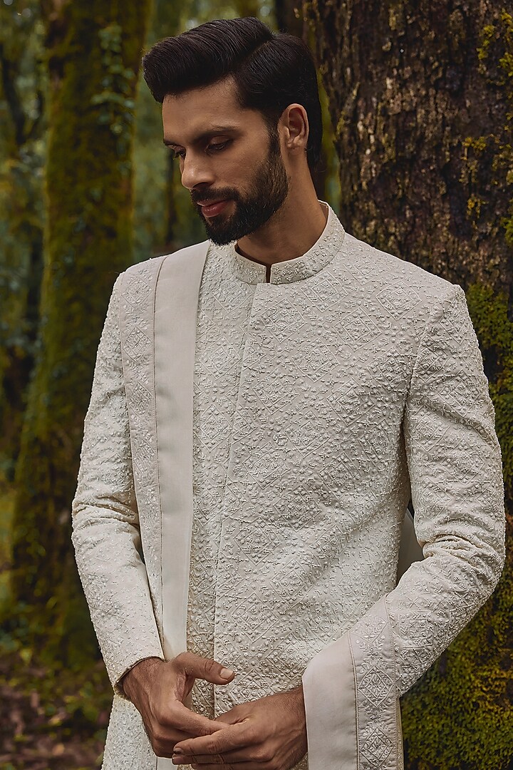 Alabaster White Twill Silk & Satin Lycra Geometric Embroidered Groom Sherwani Set by Varun Chakkilam Men at Pernia's Pop Up Shop