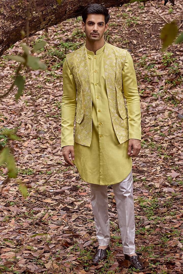 Mellow Yellow Twill Silk & Satin Lycra Pearl Embroidered Indowestern Set by Varun Chakkilam Men