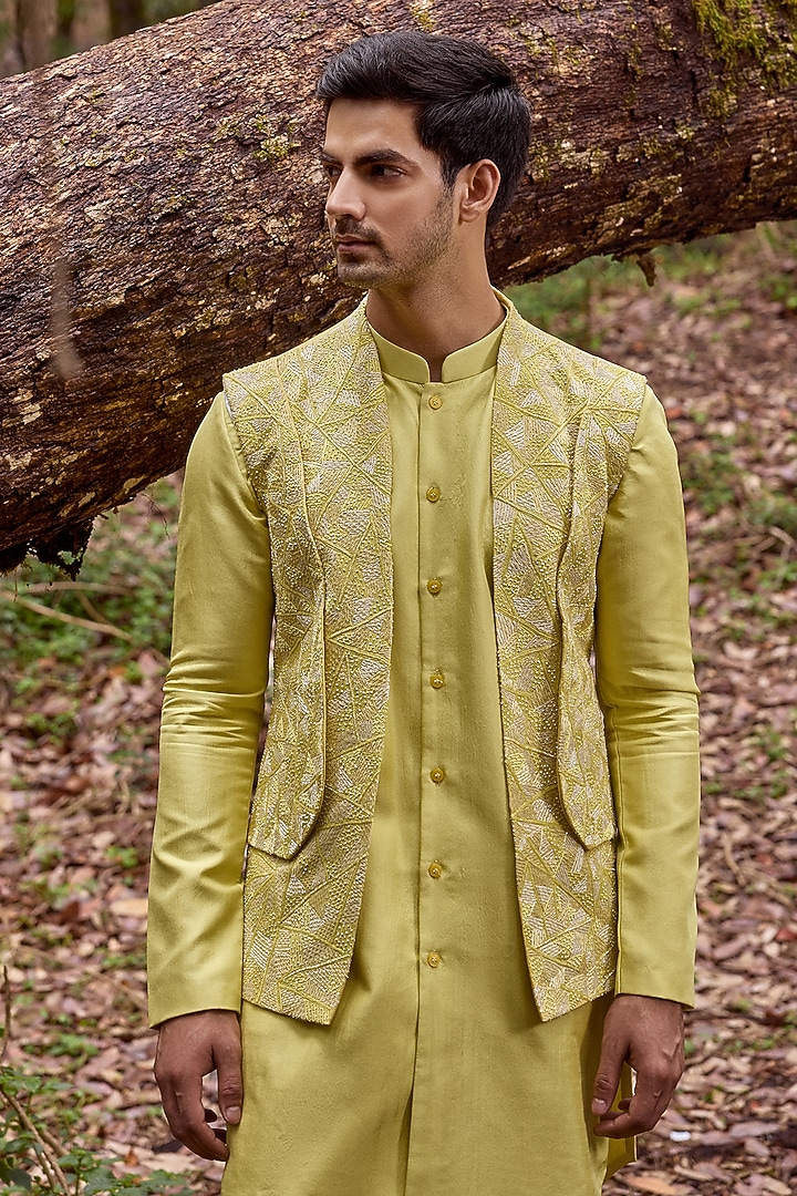 Mellow Yellow Twill Silk & Satin Lycra Pearl Embroidered Groom Indowestern Set by Varun Chakkilam Men at Pernia's Pop Up Shop