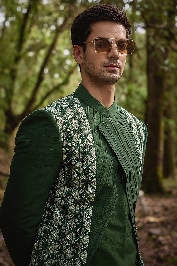Olive Green Raw Silk & Satin Lycra Embroidered Open Groom Indowestern Jacket Set by Varun Chakkilam Men at Pernia's Pop Up Shop