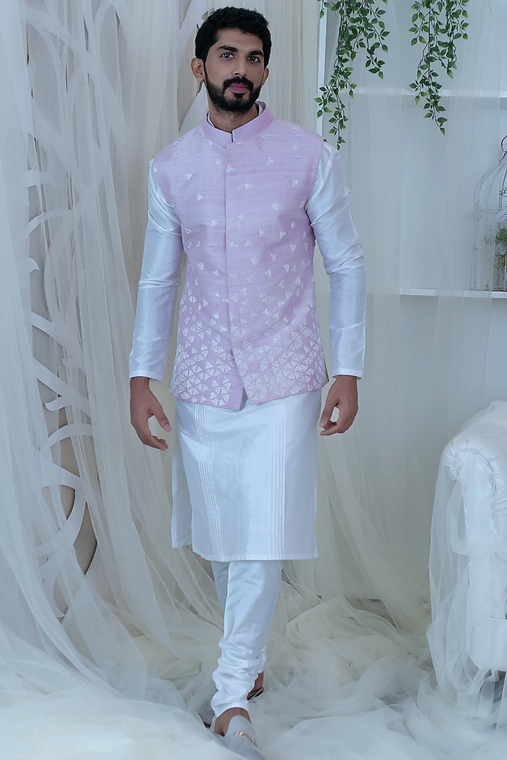 Mauve & White Embroidered Bandi Jacket Set by Varun Chakkilam Men