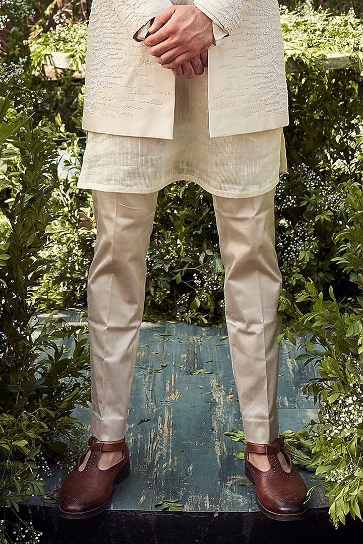 Alabaster White Tulle Silk & Organza Embroidered Groom Indowestern Set by Varun Chakkilam Men at Pernia's Pop Up Shop