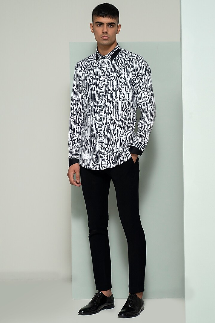 Black & White Twill Cotton Printed Party Wear Shirt by Varun Chakkilam Men at Pernia's Pop Up Shop