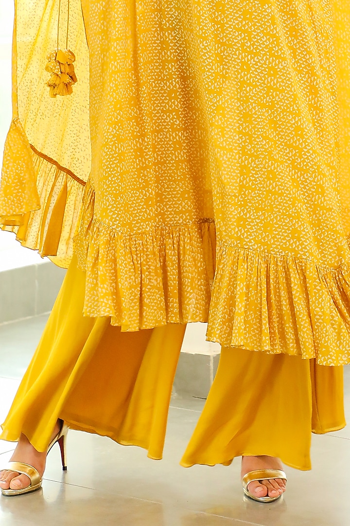 Canary Yellow Geometric Printed Kaftan Set by Vidushi Gupta at Pernia's Pop Up Shop