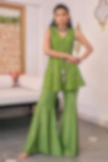 Pea Green Pure Modal Silk & Pure Cotton Silk Embellished Kurta Set by Vidushi Gupta at Pernia's Pop Up Shop