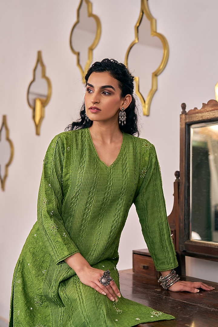 Pea Green Pure Modal Silk & Pure Cotton Silk Embellished Kurta Set by Vidushi Gupta at Pernia's Pop Up Shop