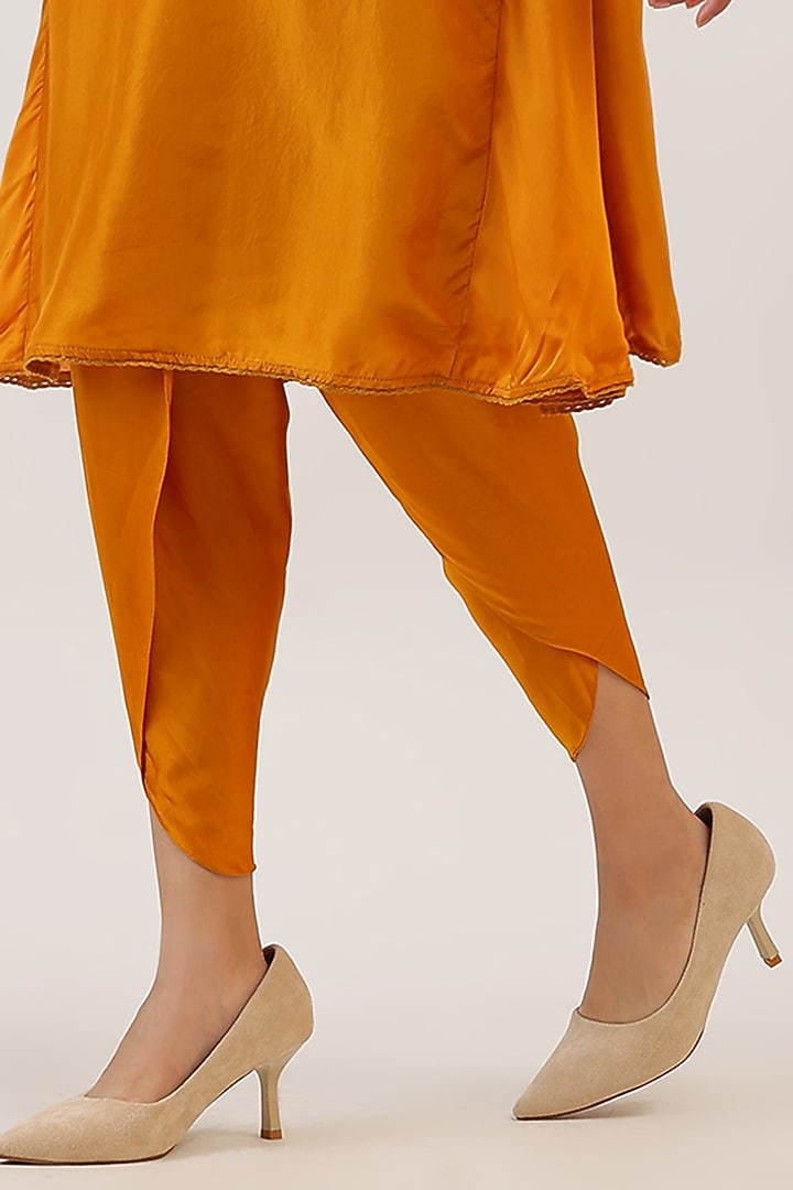 Mustard Pure Silk Floral Embroidered Kurta Set by Vidushi Gupta at Pernia's Pop Up Shop