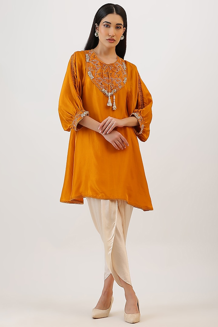 Mustard Pure Silk Floral Embroidered Layered Kurta Set by Vidushi Gupta at Pernia's Pop Up Shop