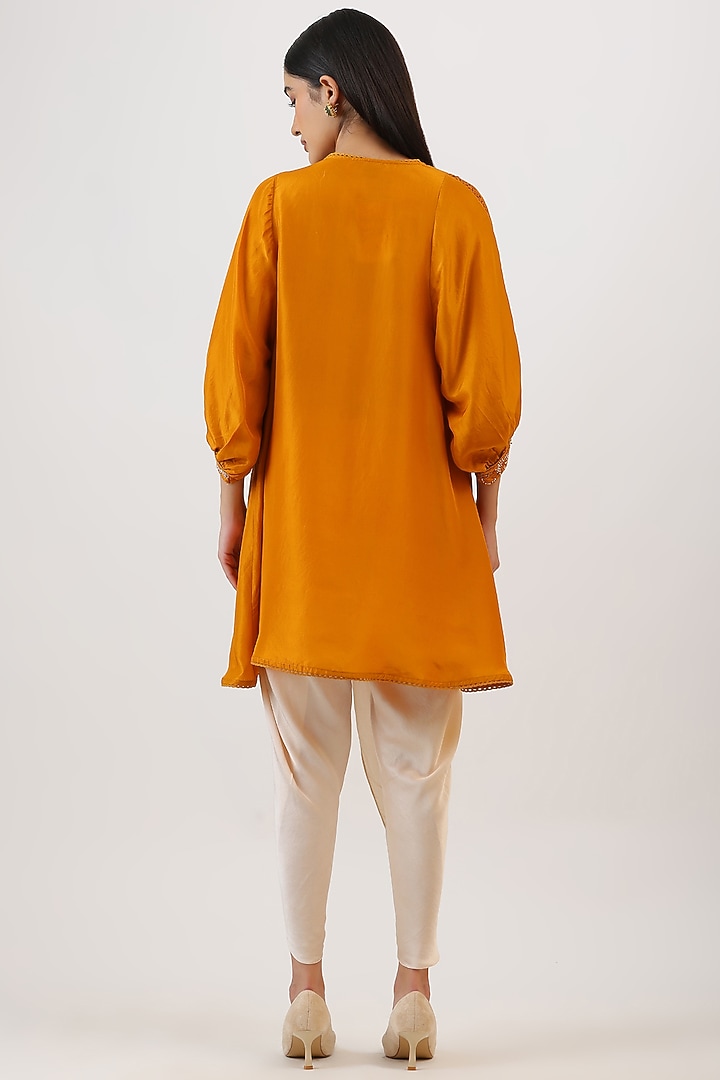 Mustard Pure Silk Floral Embroidered Layered Kurta Set by Vidushi Gupta at Pernia's Pop Up Shop