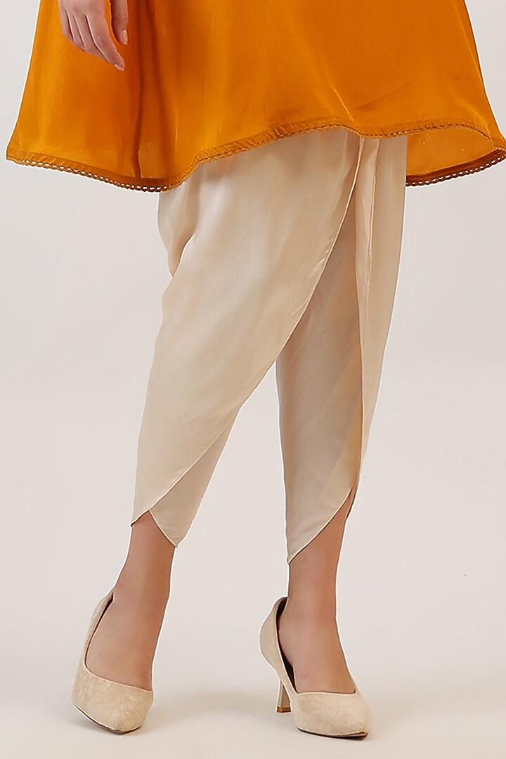 Mustard Pure Silk Floral Embroidered Layered Kurta Set by Vidushi Gupta at Pernia's Pop Up Shop