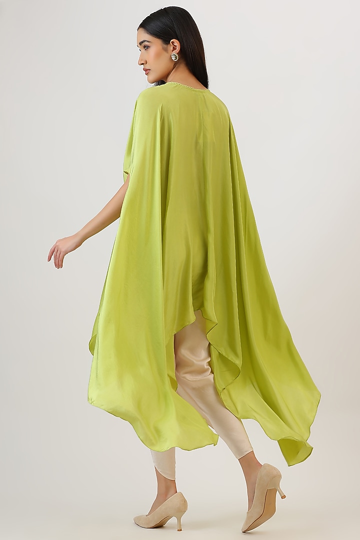 Green Pure Silk Floral Embroidered Cape Set by Vidushi Gupta at Pernia's Pop Up Shop
