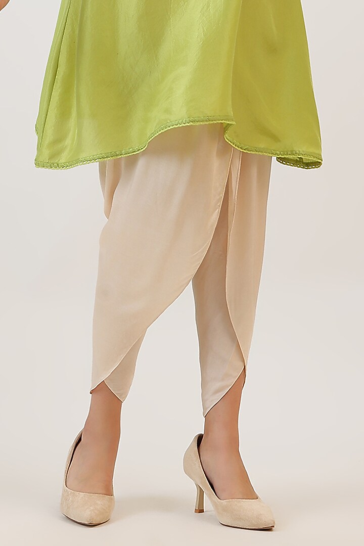 Green Pure Silk Botanical Embroidered Kurta Set by Vidushi Gupta at Pernia's Pop Up Shop