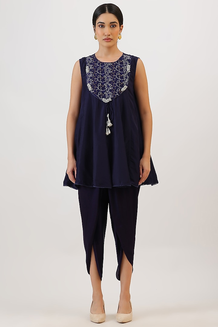 Aubergine Purple Pure Silk Floral Embroiderd Kurta Set by Vidushi Gupta at Pernia's Pop Up Shop