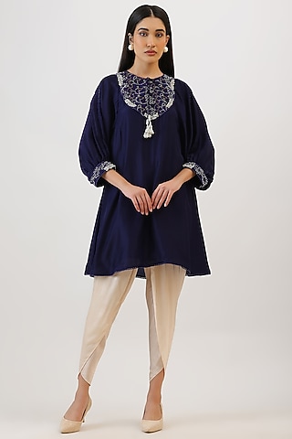 Aubergine Purple Pure Silk Floral Embroiderd Kurta Set by Vidushi Gupta