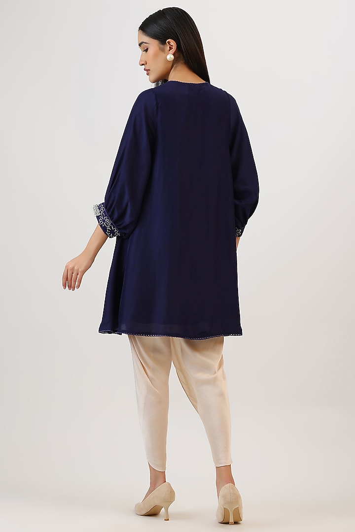 Aubergine Purple Pure Silk Floral Embroiderd Kurta Set by Vidushi Gupta at Pernia's Pop Up Shop