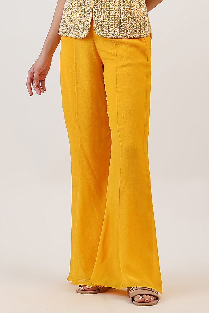 Yellow Pure Silk Honeycomb Embroiderd Jacket Set by Vidushi Gupta at Pernia's Pop Up Shop