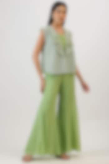 Green Pure Silk Floral Embroiderd Jacket Set by Vidushi Gupta at Pernia's Pop Up Shop