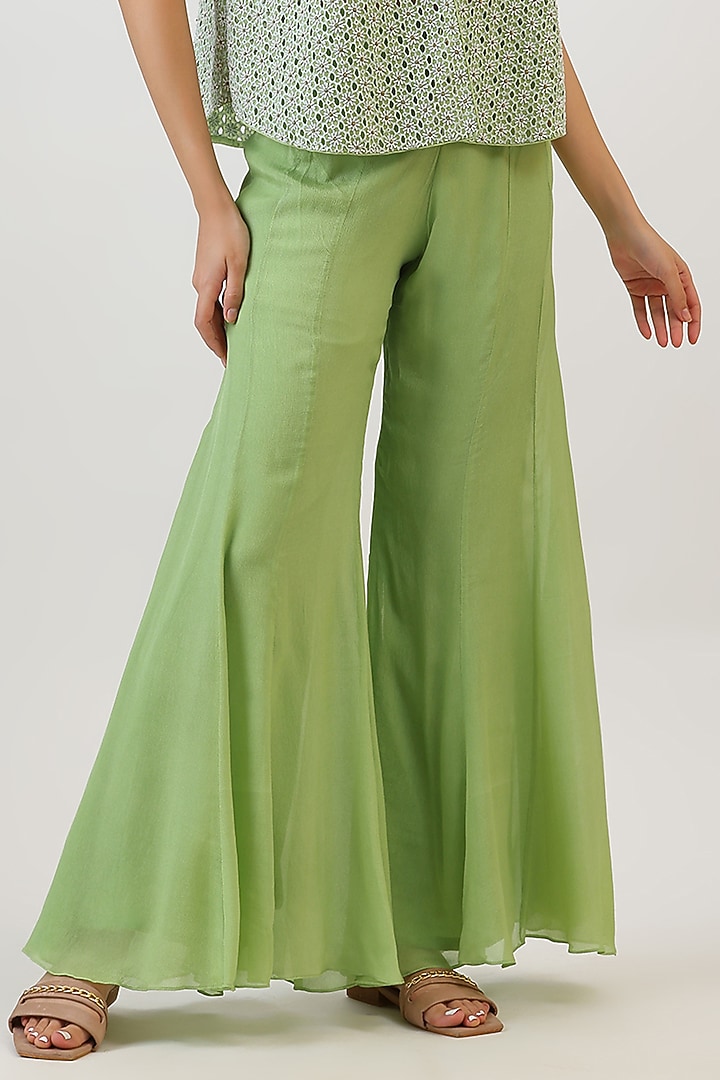 Green Pure Silk Floral Embroiderd Jacket Set by Vidushi Gupta at Pernia's Pop Up Shop