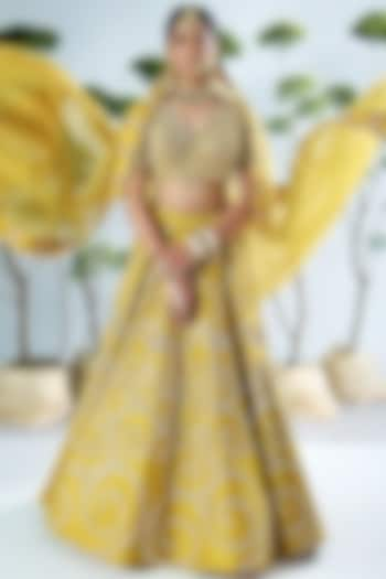 Yellow Embroidered Wedding Lehenga Set by Vidushi Gupta at Pernia's Pop Up Shop