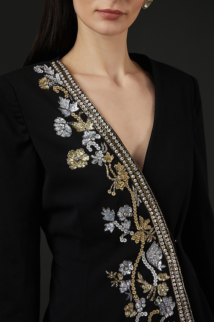 Black Spandex Embroidered Co-Ord Set by Vedika Soni at Pernia's Pop Up Shop